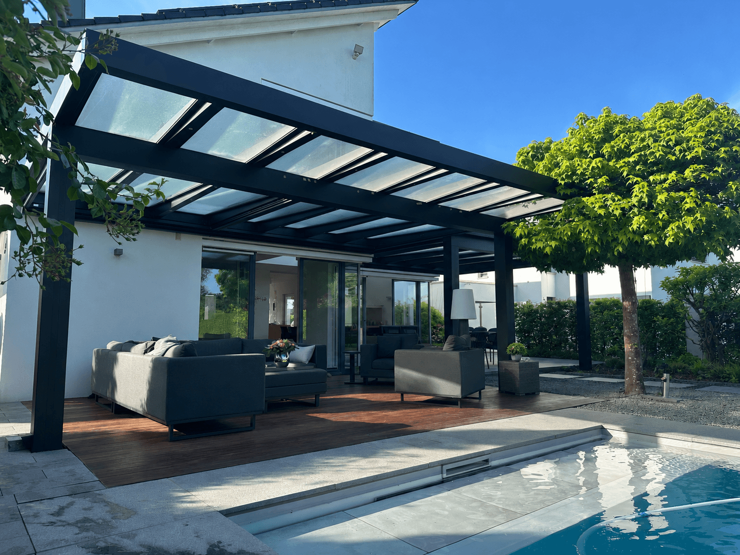 Terrassenüberdachung aus Aluminium, anthrazit